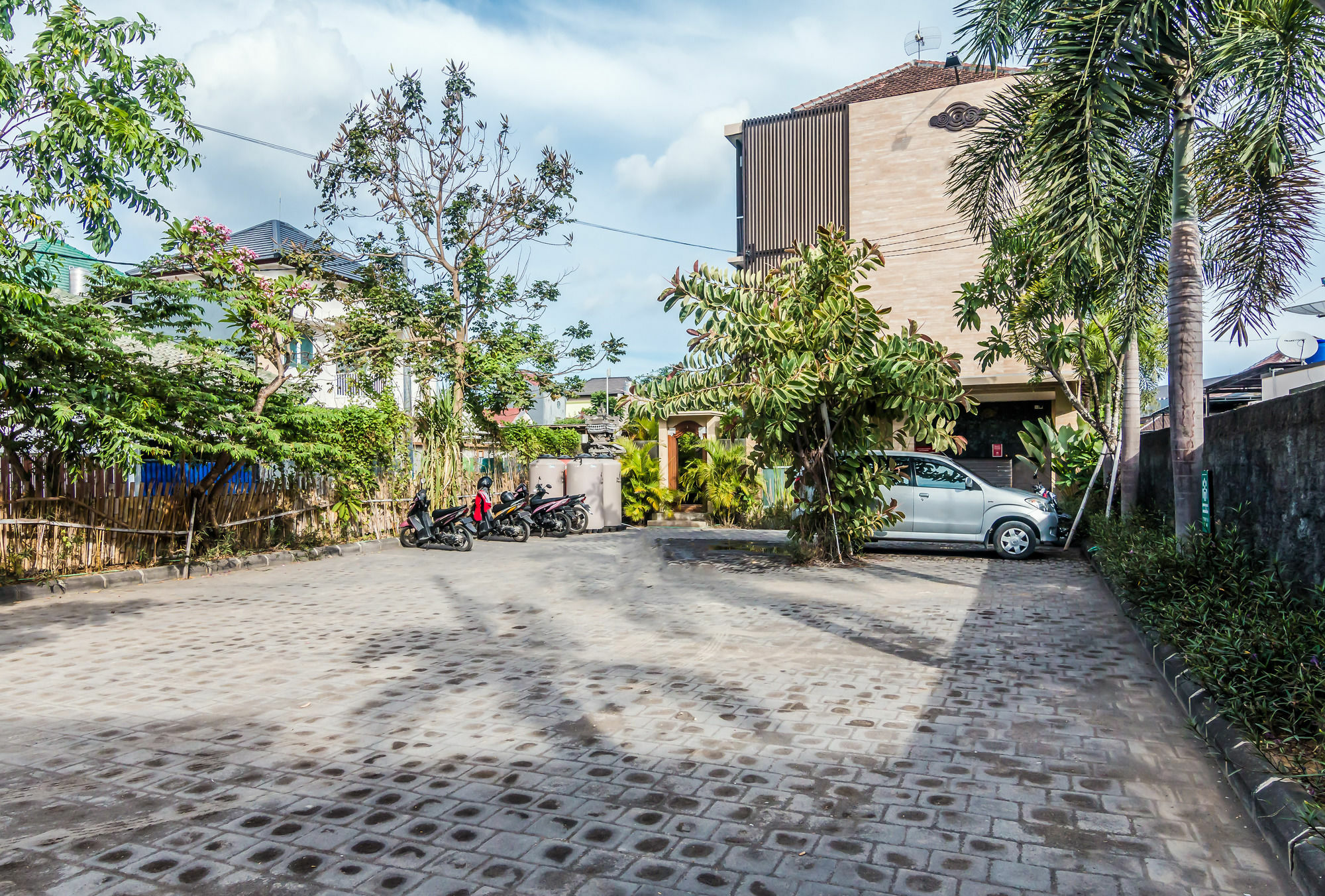 Zen Rooms Basic Jimbaran Taman Mulia Екстериор снимка