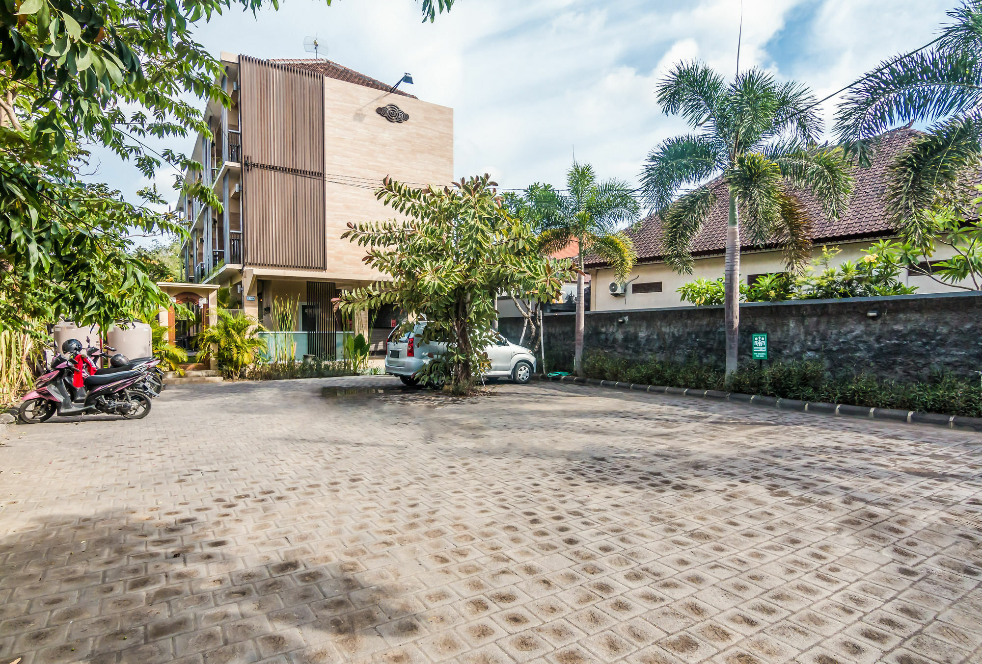 Zen Rooms Basic Jimbaran Taman Mulia Екстериор снимка