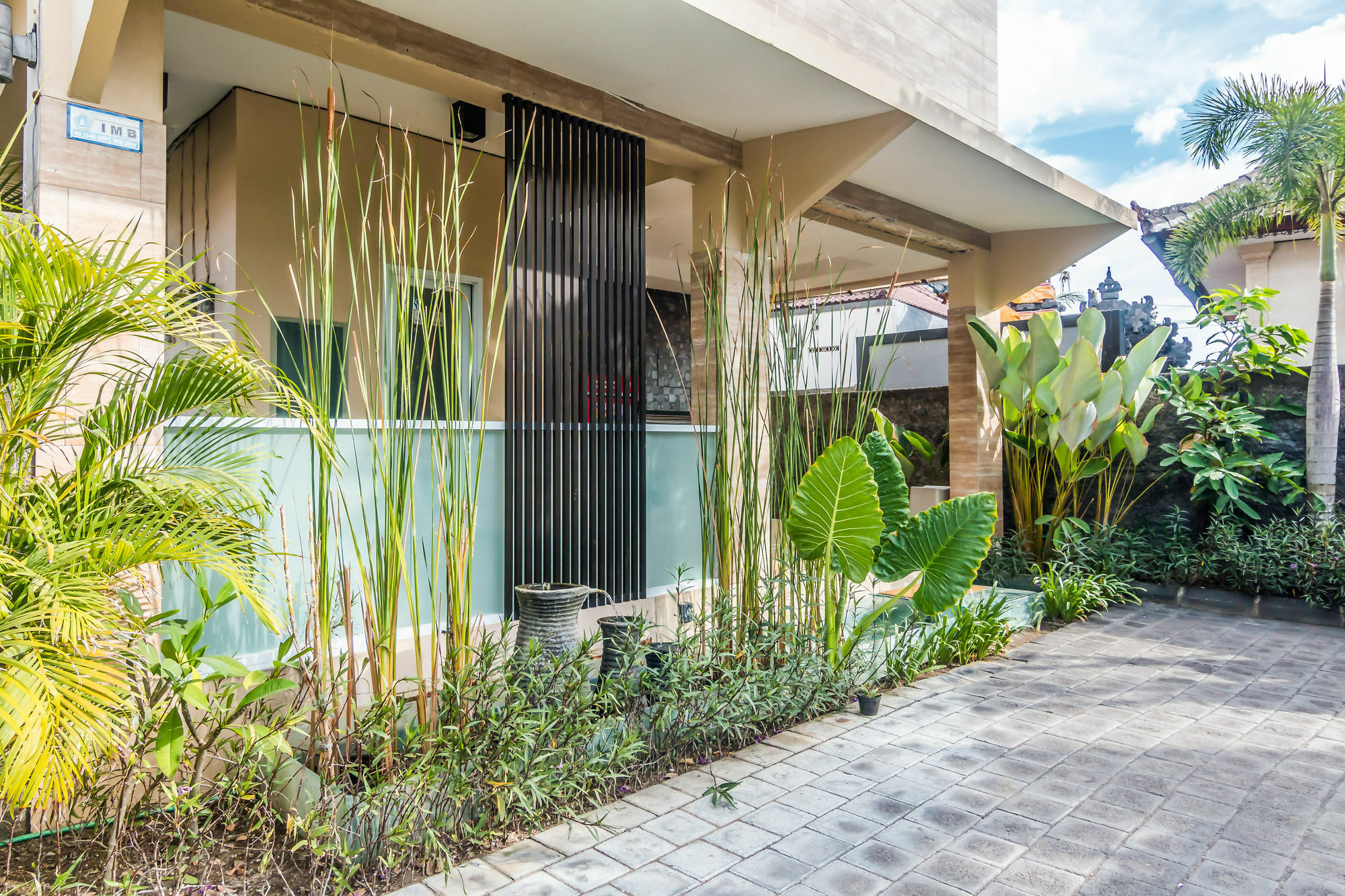 Zen Rooms Basic Jimbaran Taman Mulia Екстериор снимка
