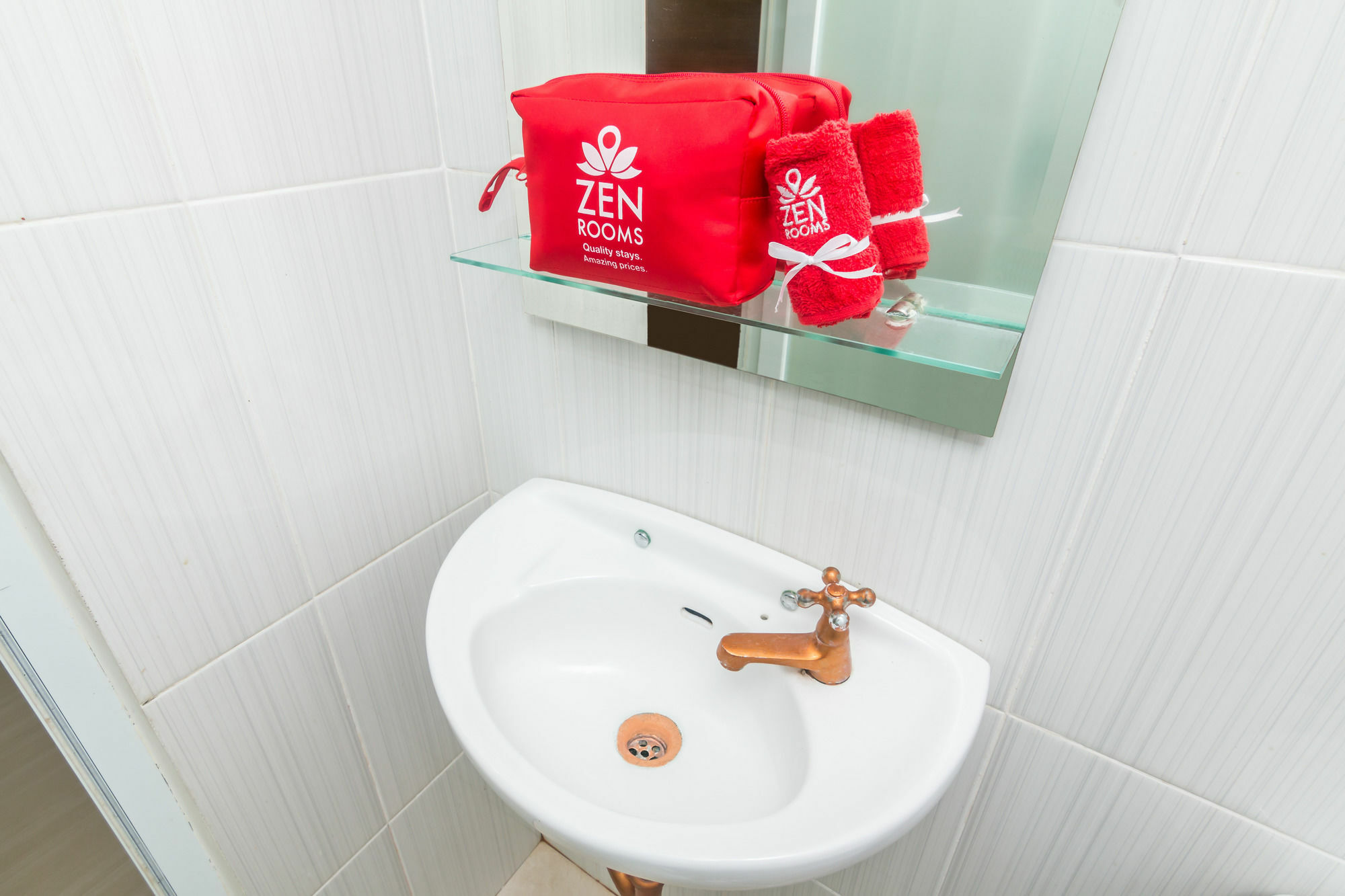 Zen Rooms Basic Jimbaran Taman Mulia Екстериор снимка