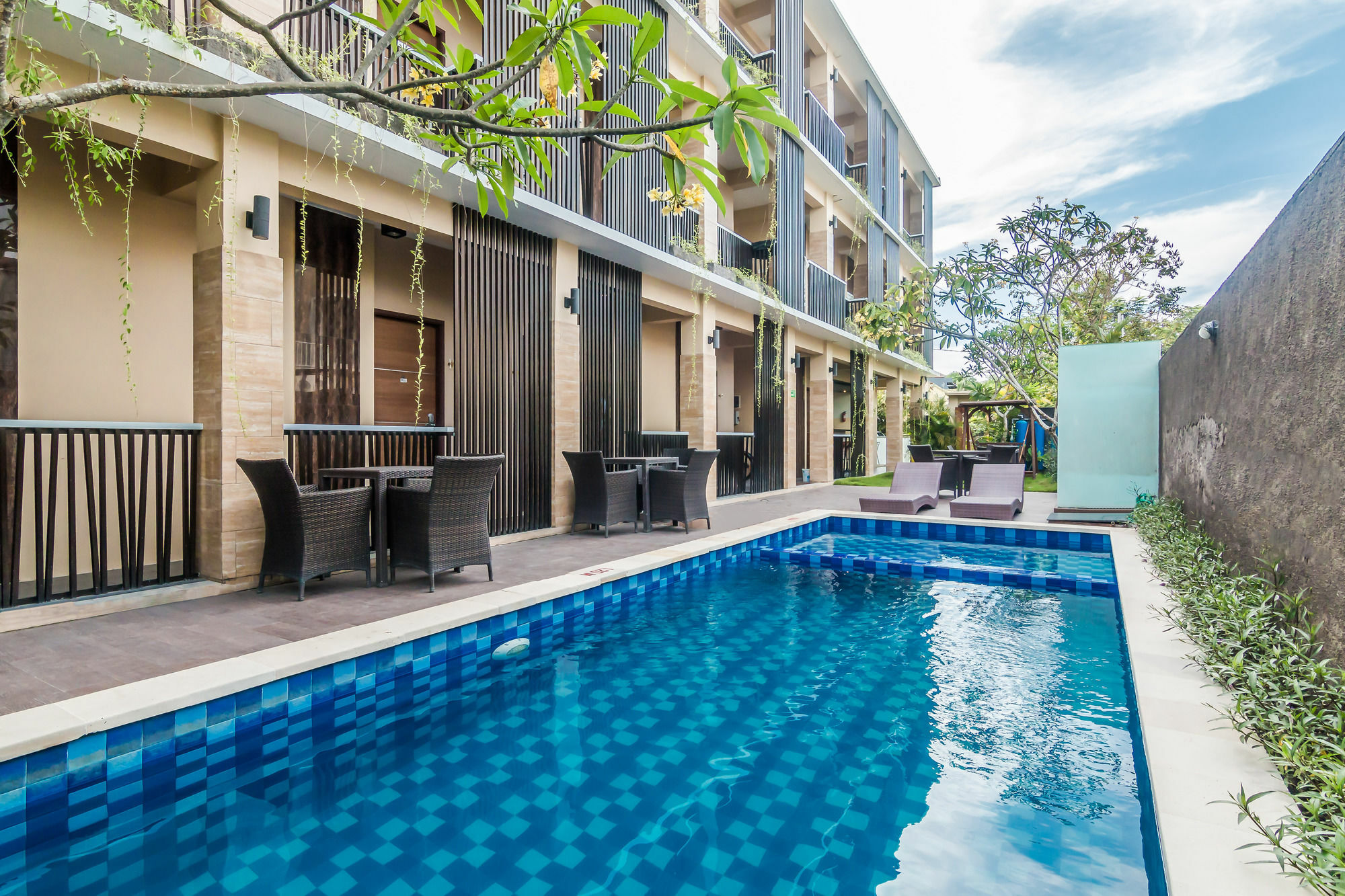 Zen Rooms Basic Jimbaran Taman Mulia Екстериор снимка